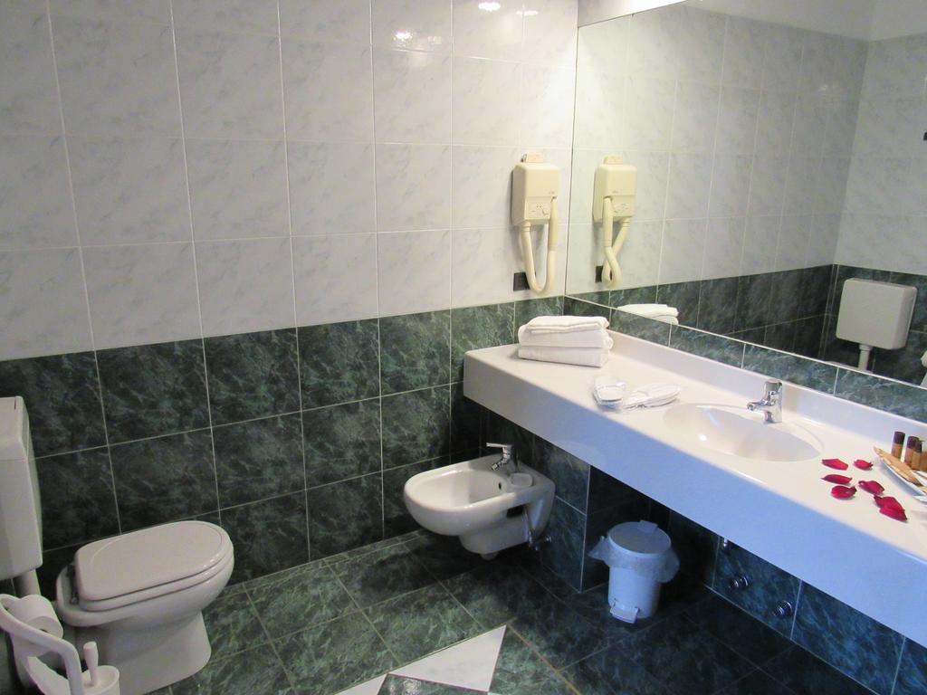 Green Hotel Сеттімо-Торінезе Екстер'єр фото
